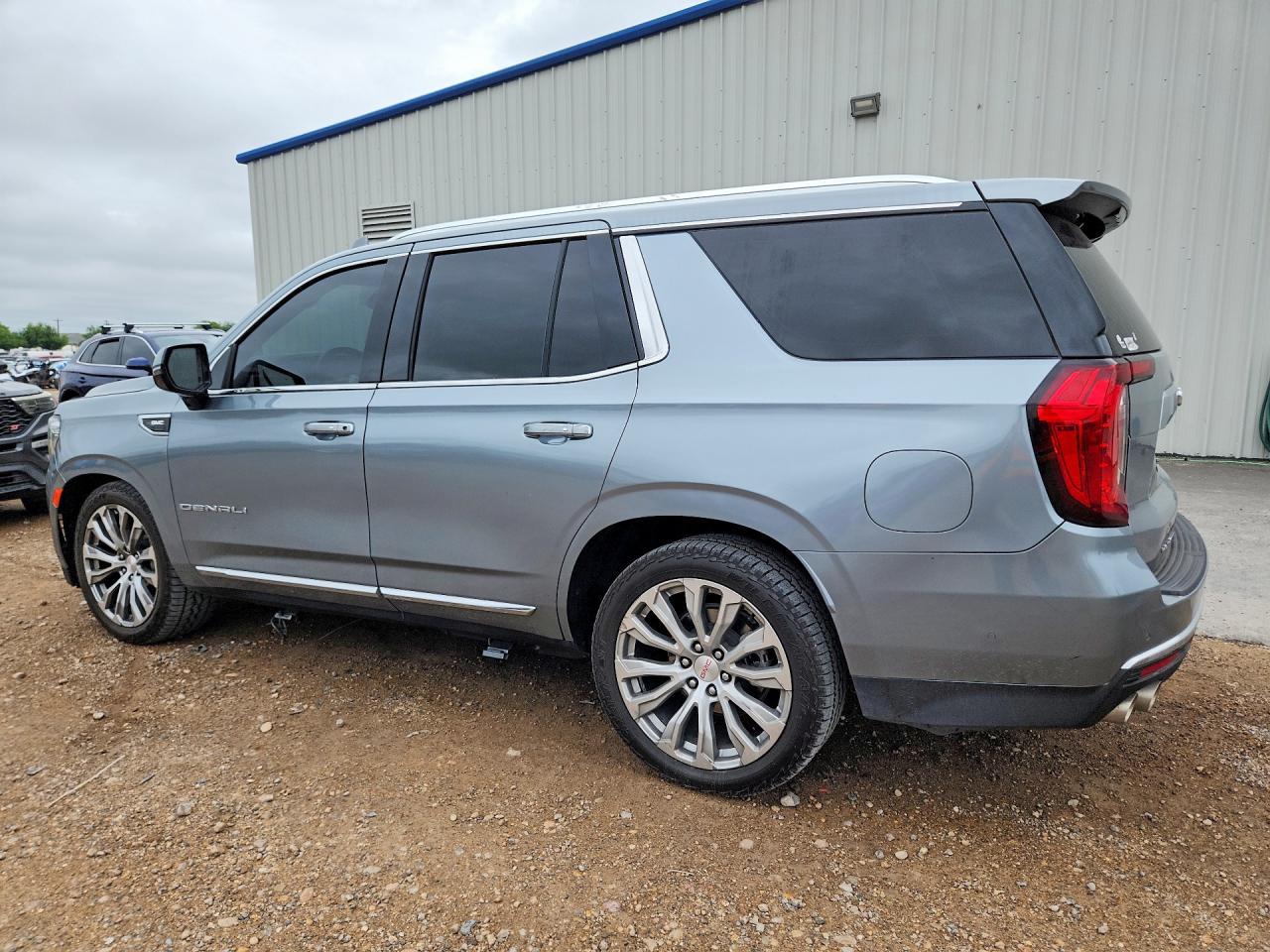 2024 GMC Yukon Denali - Image 2