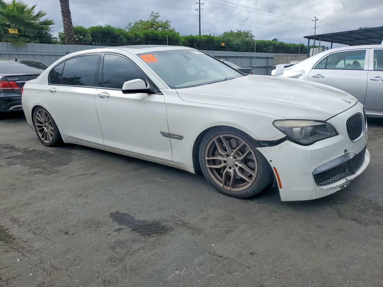 2010 BMW 750 Li - Фото 4