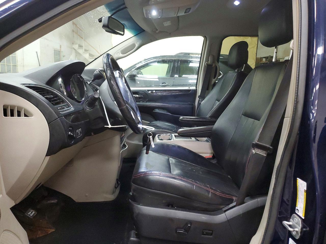2014 Chrysler Town & Country Touring - Фото 7