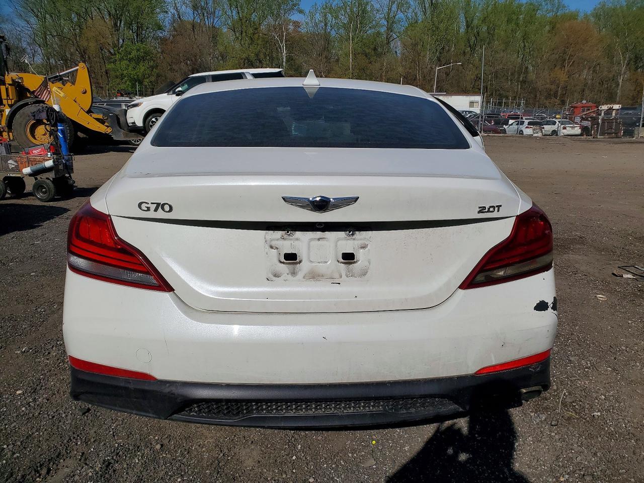 2021 Genesis G70 2.0T - Image 6