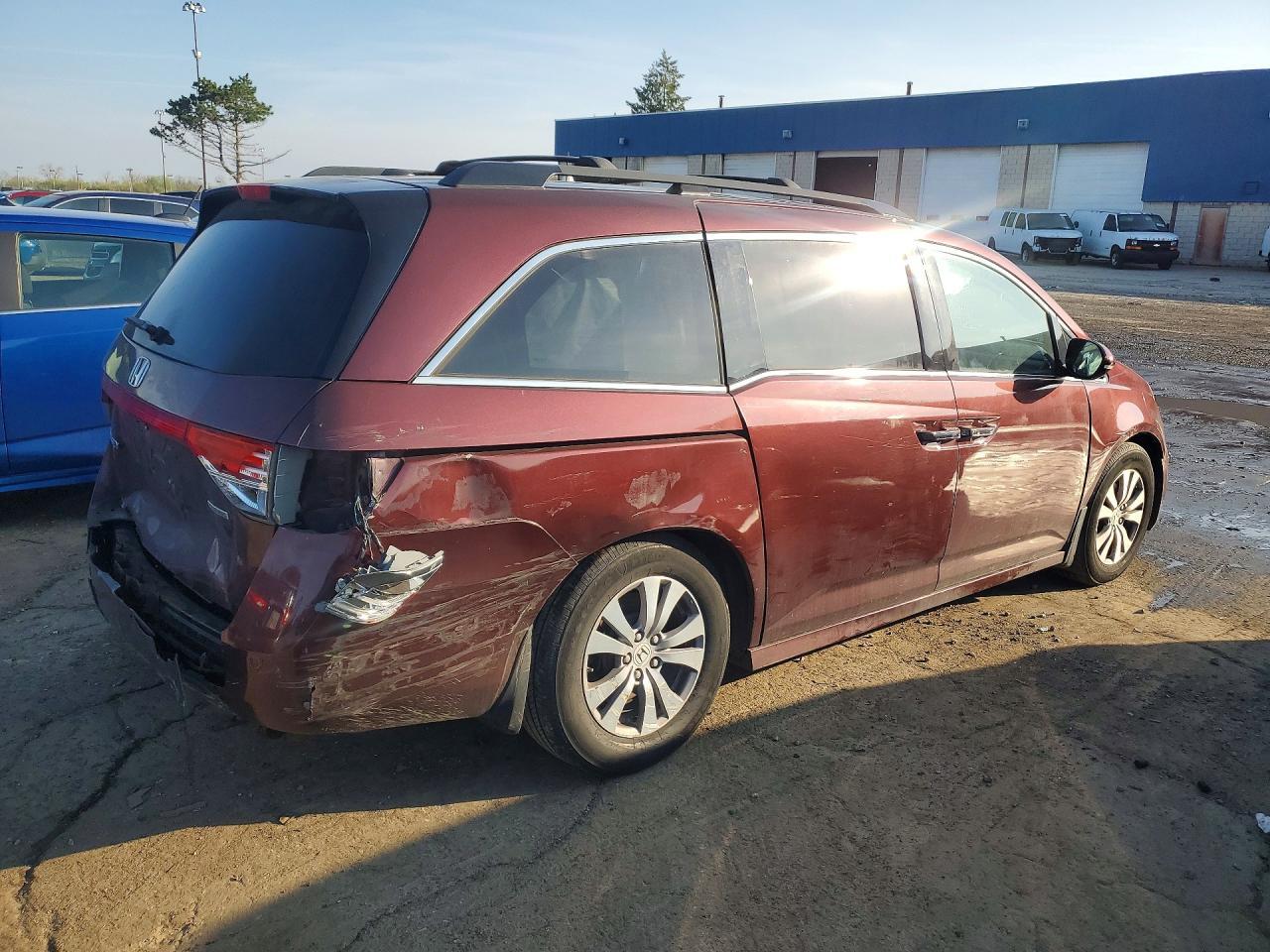 2016 Honda Odyssey Touring - Image 3