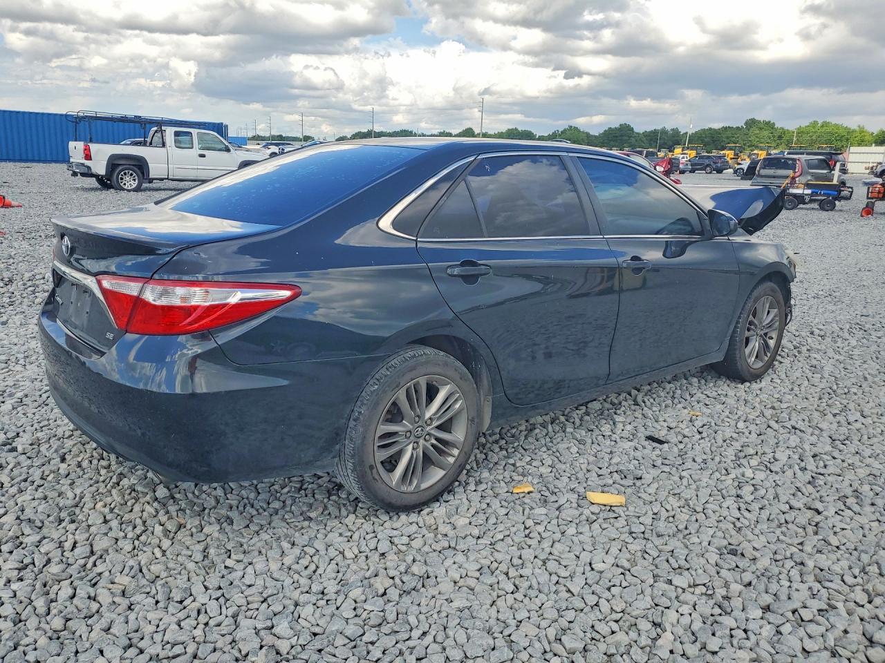 2017 Toyota Camry Se - Image 3