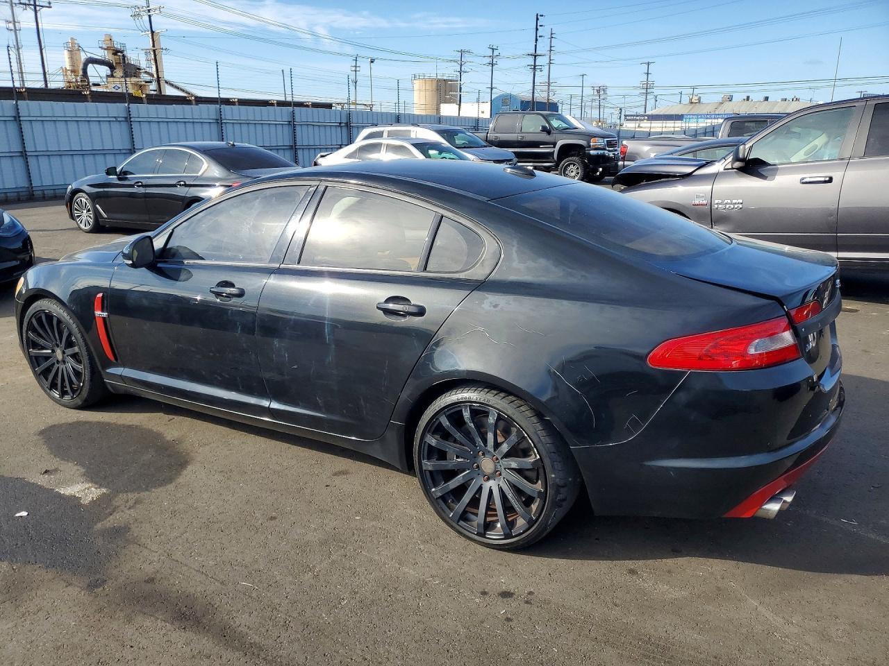 2010 Jaguar Xf Supercharged - Image 2