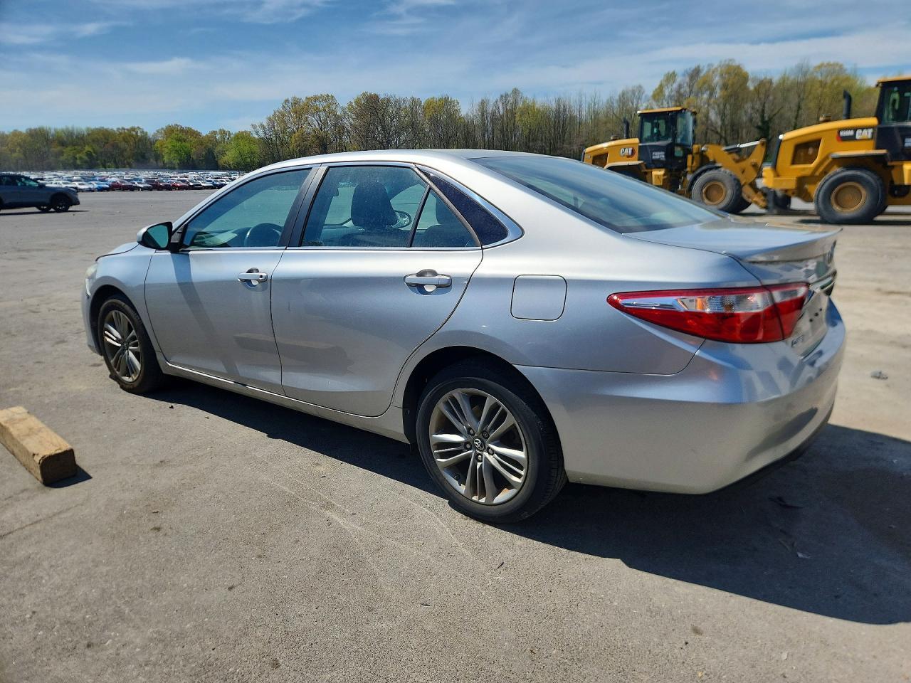2017 Toyota Camry Se - Фото 2