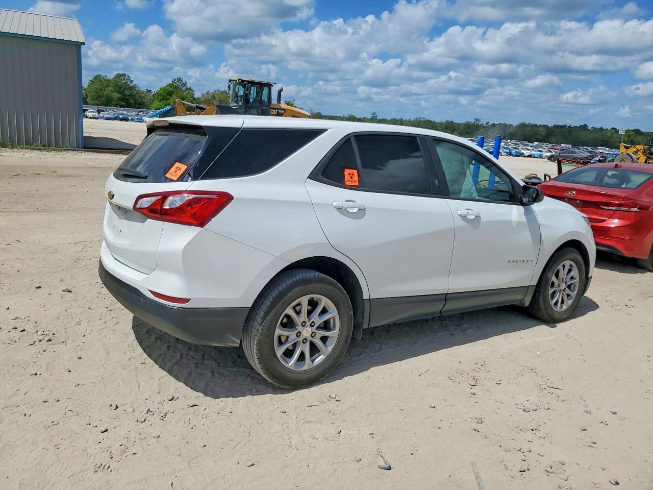2020 Chevrolet Equinox Ls - Image 3