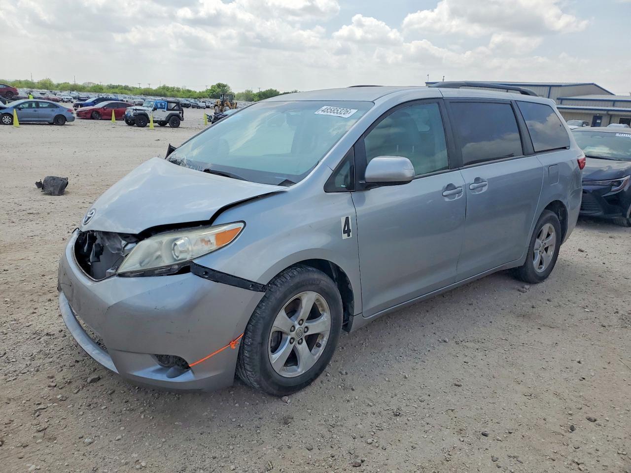 2017 Toyota Sienna Le 8-Passenger