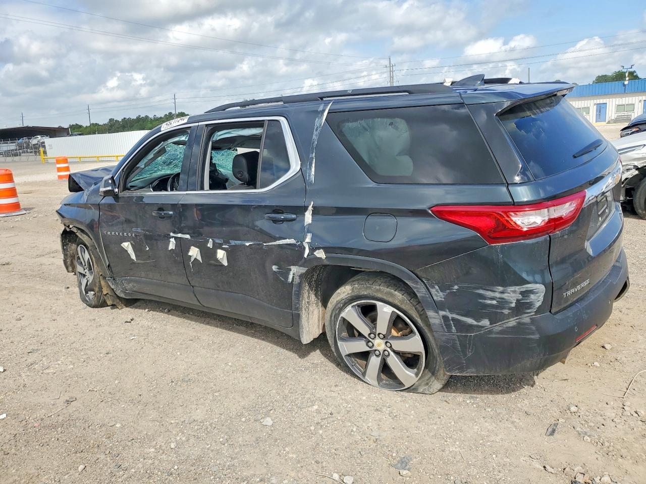 2019 Chevrolet Traverse Lt - Image 2