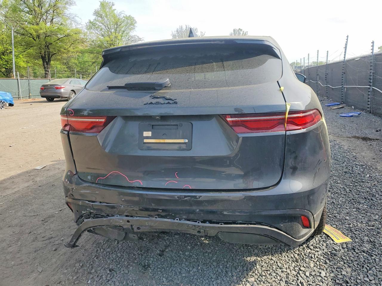 2025 Jaguar F-Pace R-Dynamic S - Image 6
