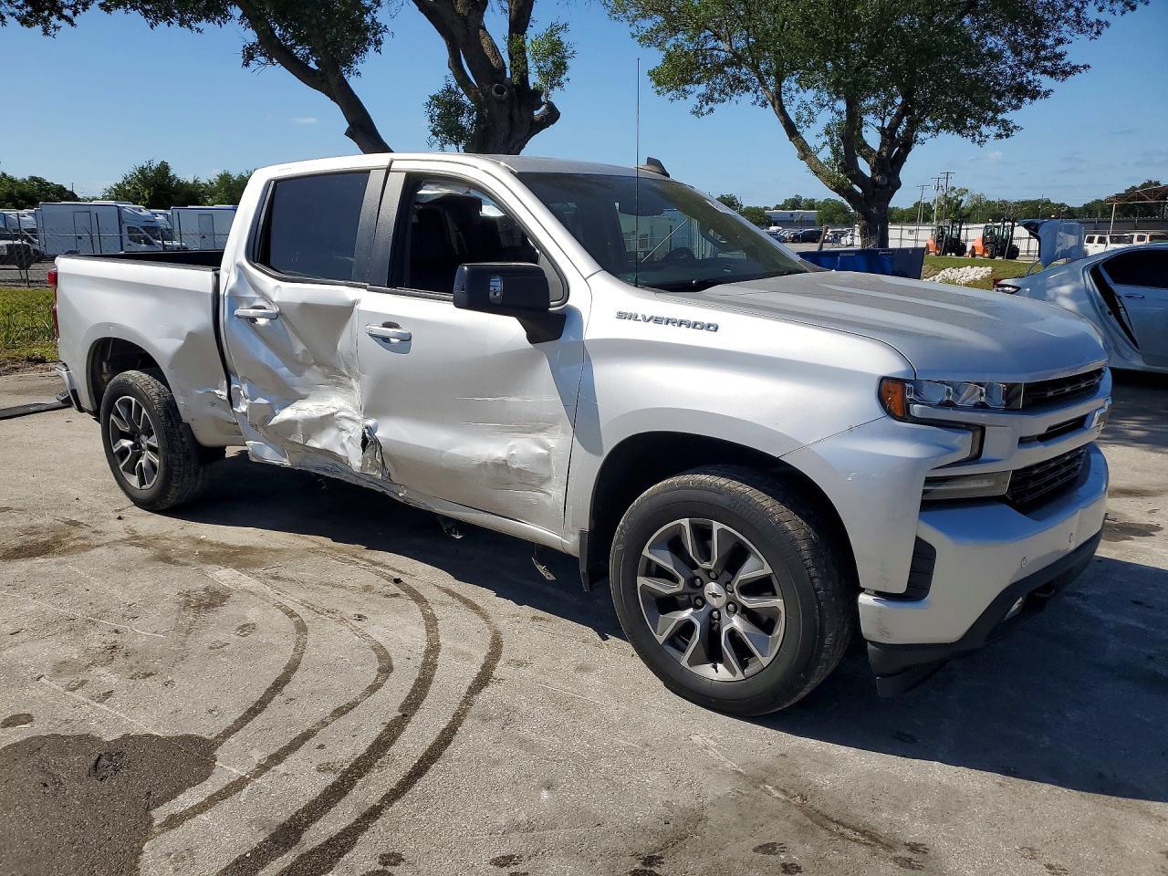 2020 Chevrolet Silverado C1500 Rst - Image 4