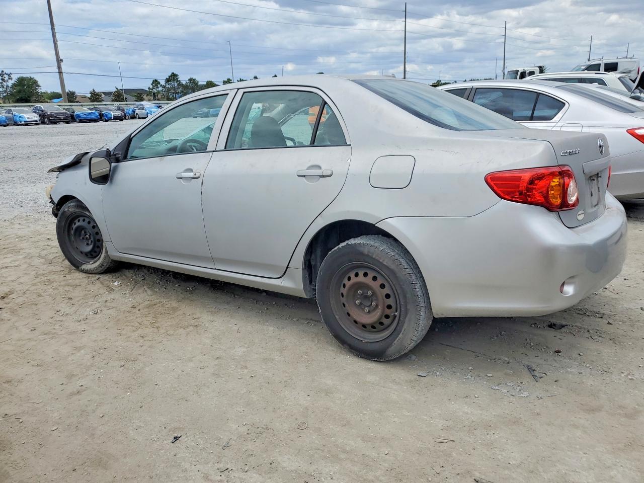 2010 Toyota Corolla Le - Фото 2