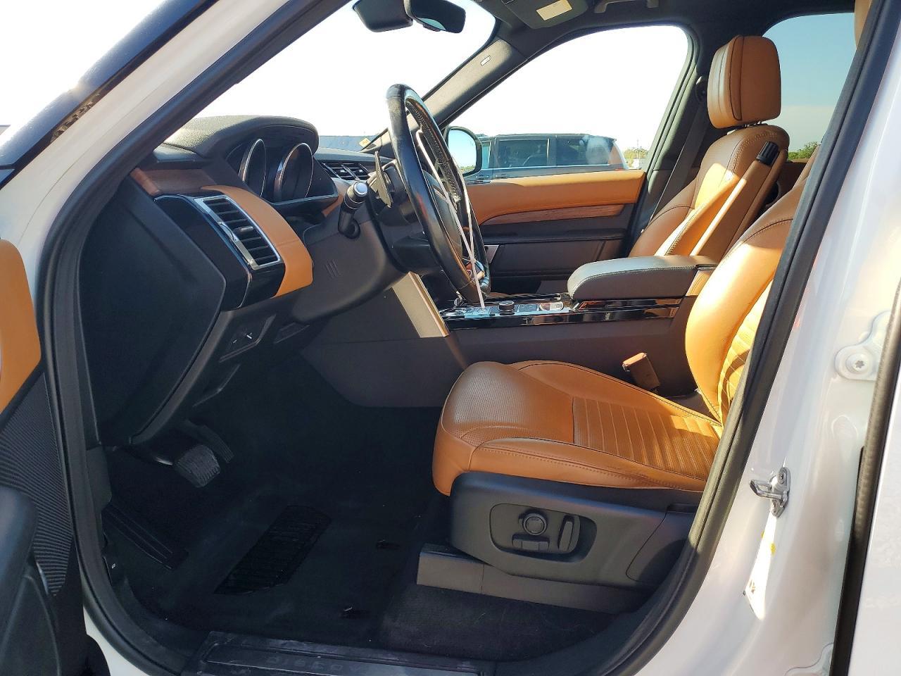 2017 Land Rover Discovery Hse Luxury - Image 7