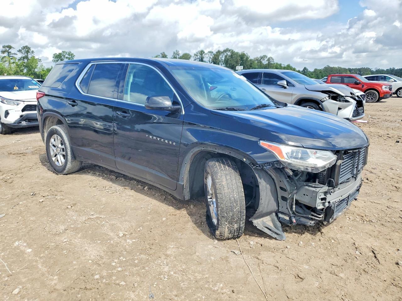 2019 Chevrolet Traverse Ls - Фото 4