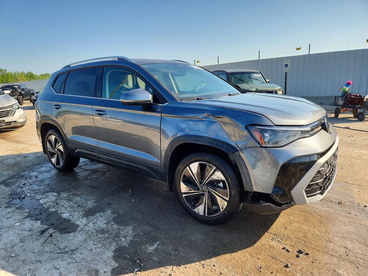 2025 Volkswagen Taos Se - Фото 4