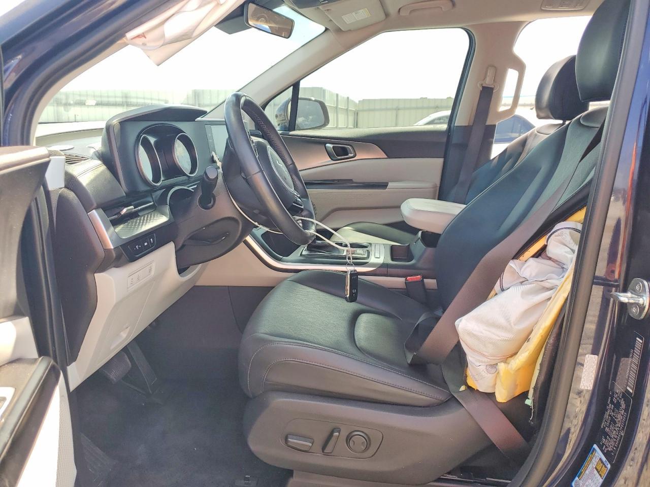 2023 Kia Carnival Lx - Image 7