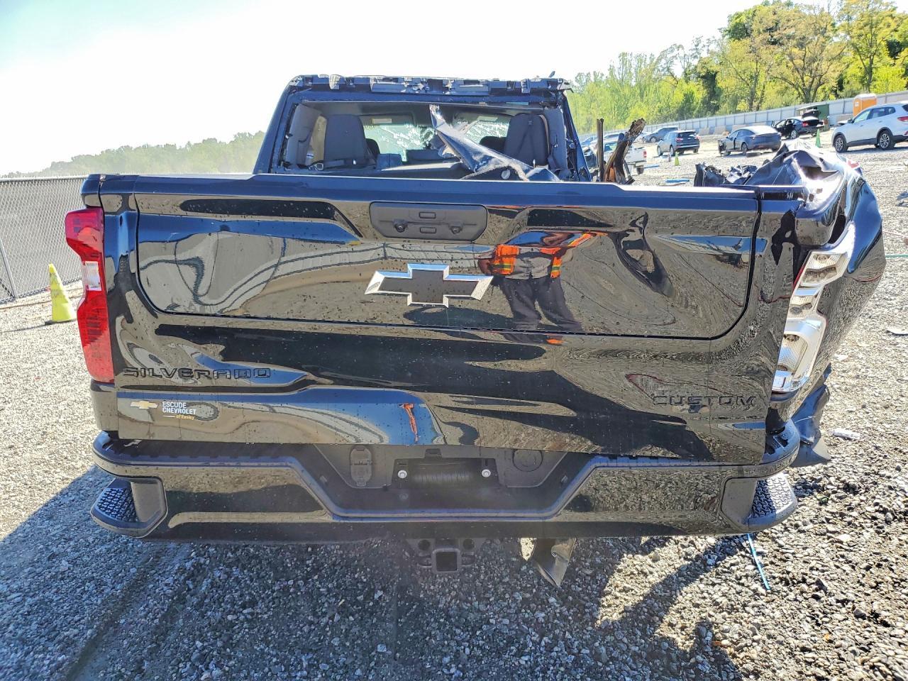 2026 Chevrolet Silverado K1500 Custom - Image 6