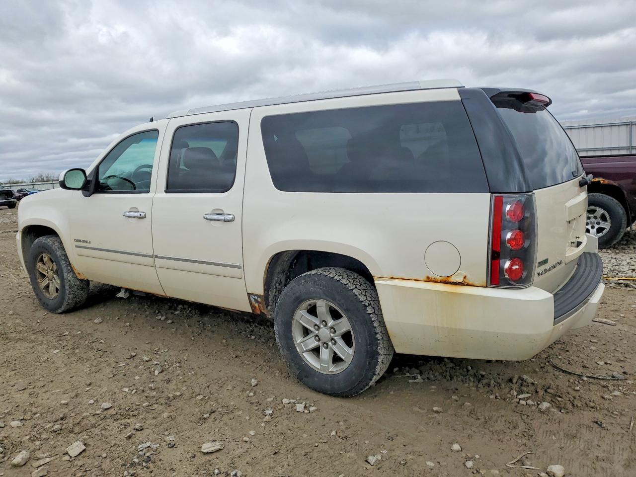 2011 GMC Yukon Xl Denali - Фото 2