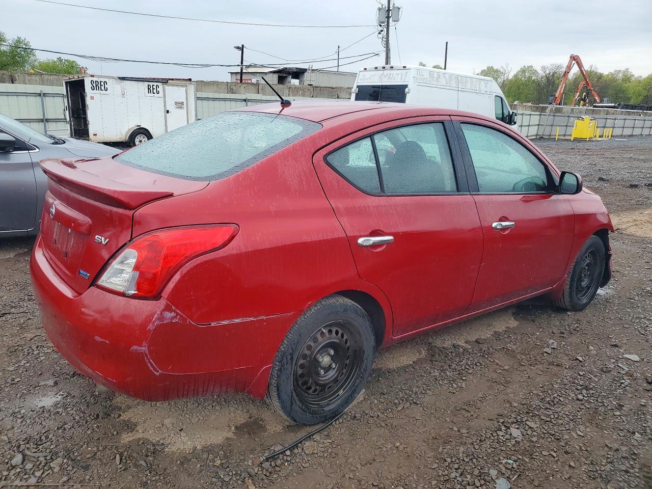 2013 Nissan Versa 1.6 S - Image 3