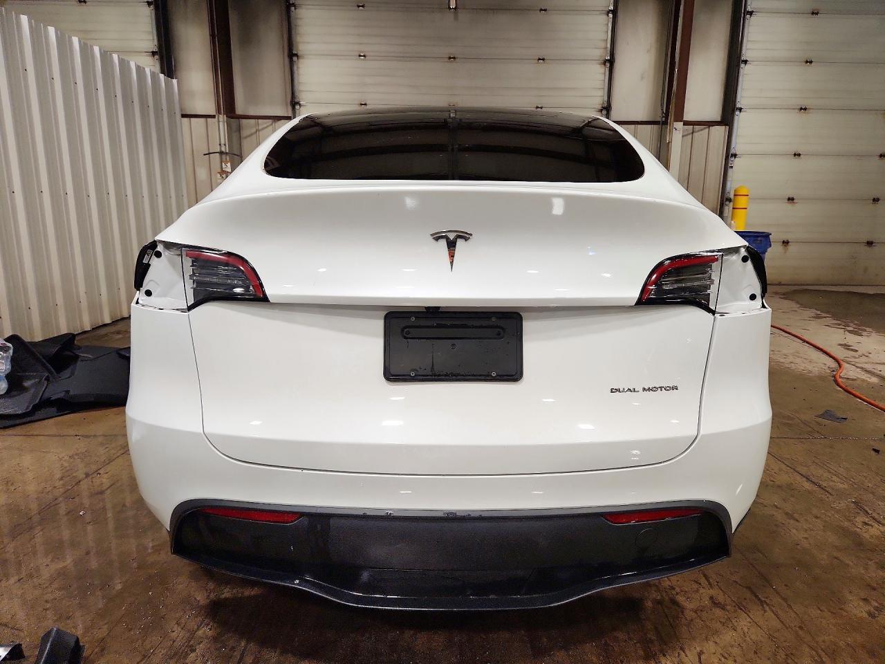 2023 Tesla Model Y - Image 6