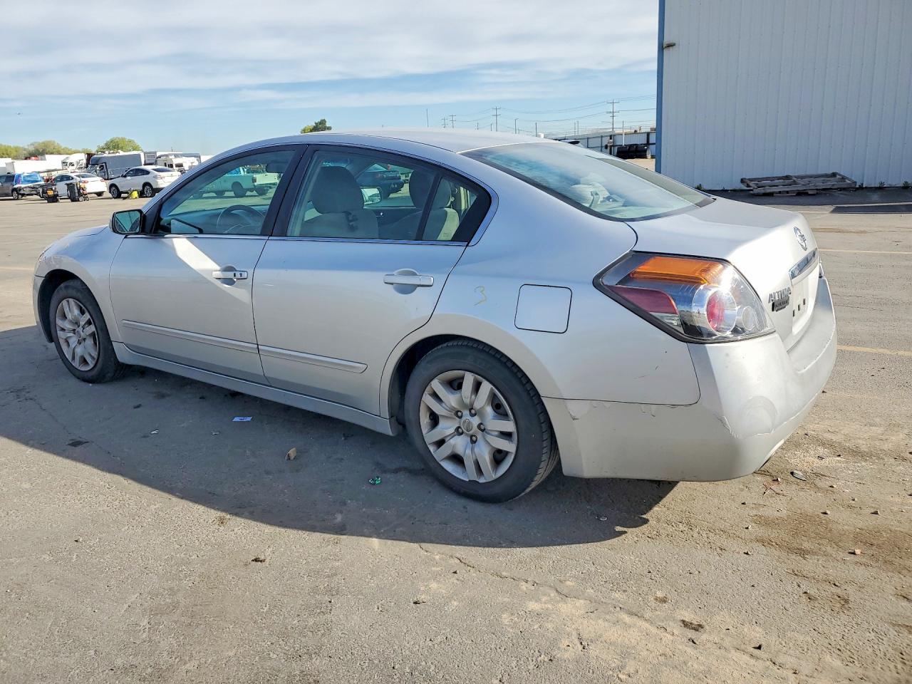 2009 Nissan Altima 2.5 - Фото 2