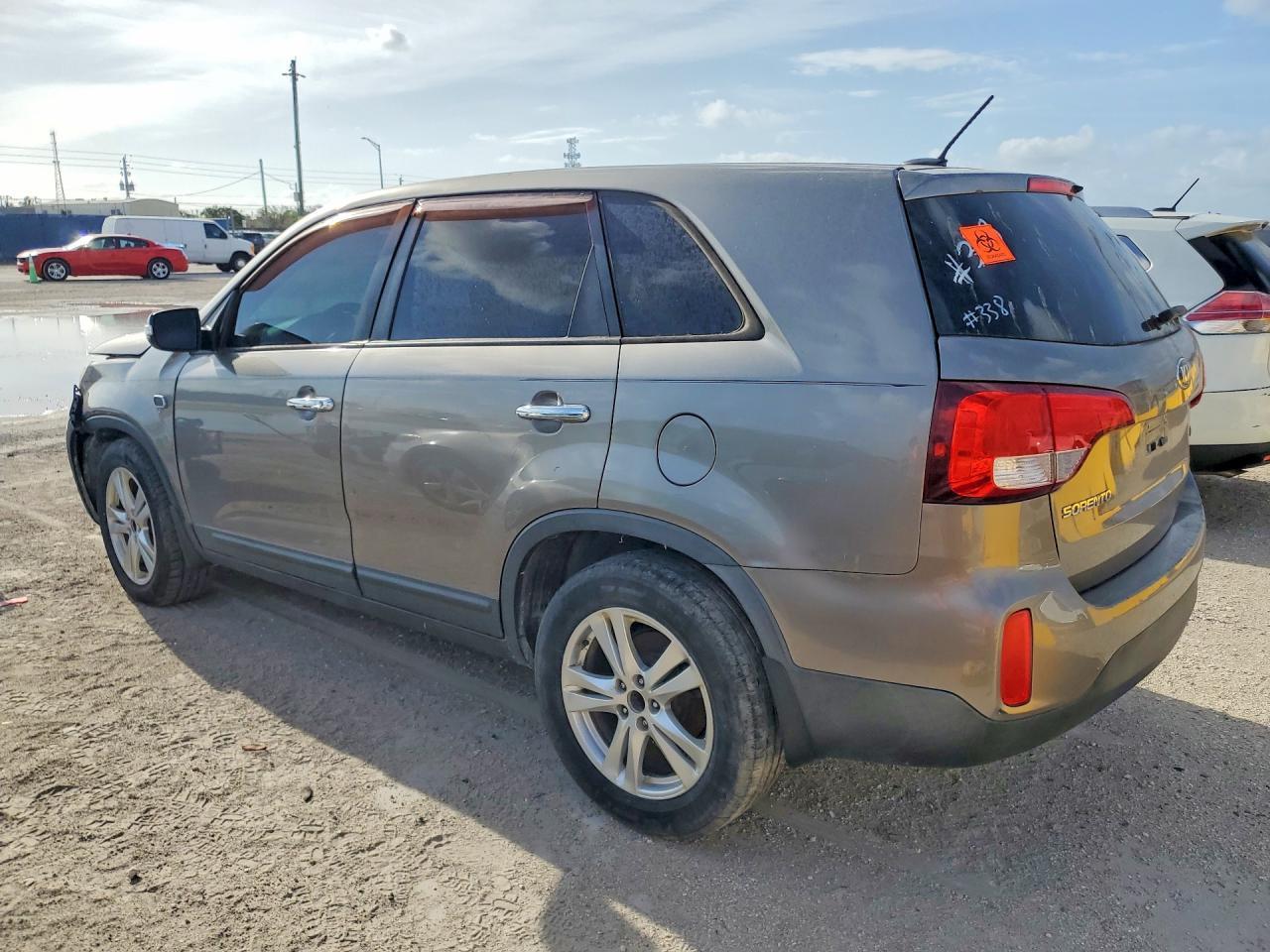 2014 Kia Sorento Lx - Image 2