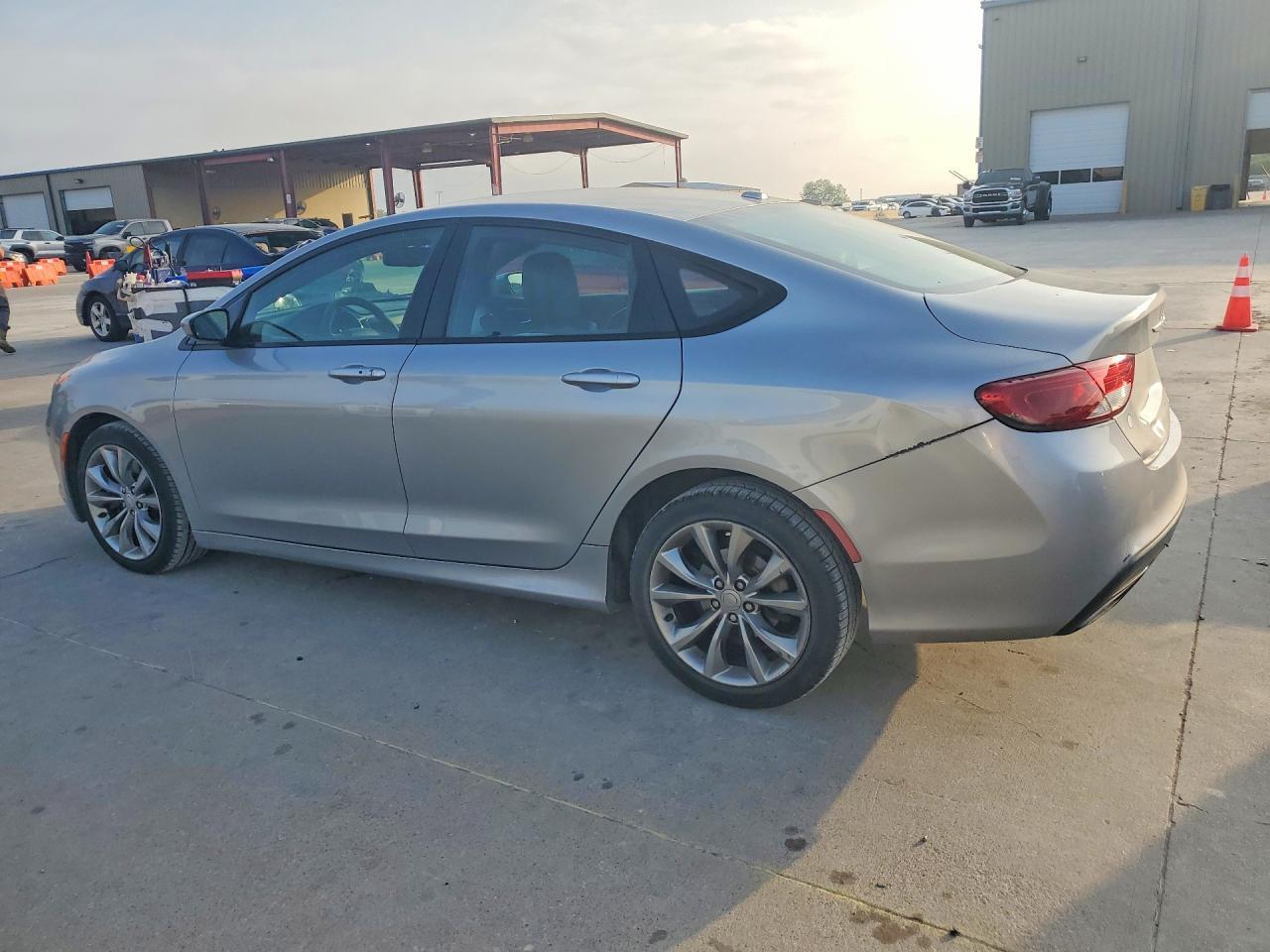 2015 Chrysler 200 S - Image 2