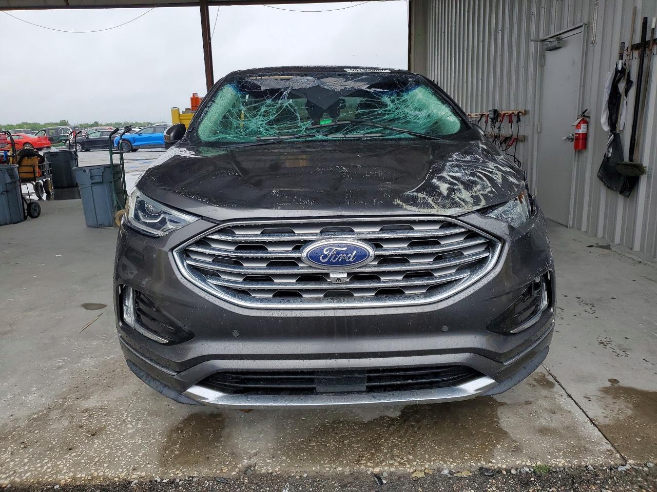 2019 Ford Edge Titanium - Image 5