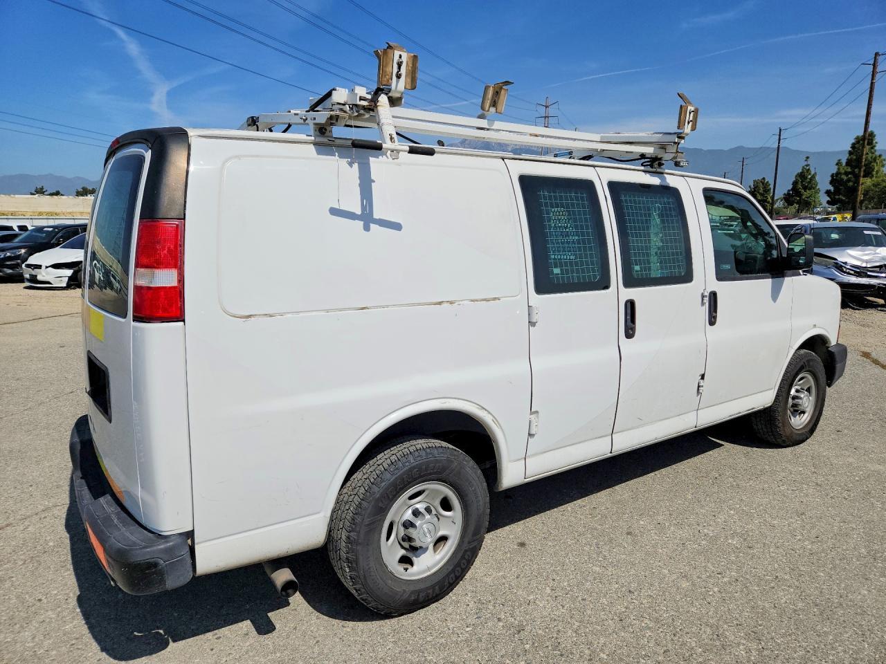 2016 Chevy Express 2500-R&D-Cln Title-Pri Fleet - Фото 3