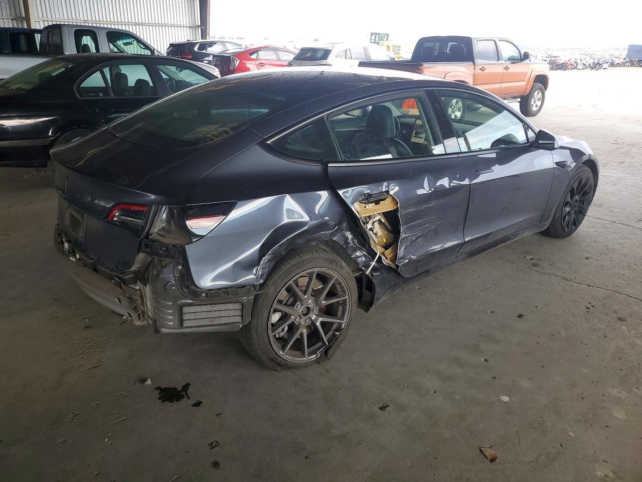 2023 Tesla Model 3 - Image 3