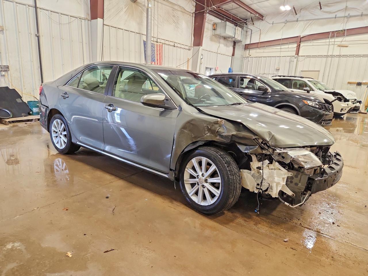 2012 Toyota Camry Xle V6 - Фото 4
