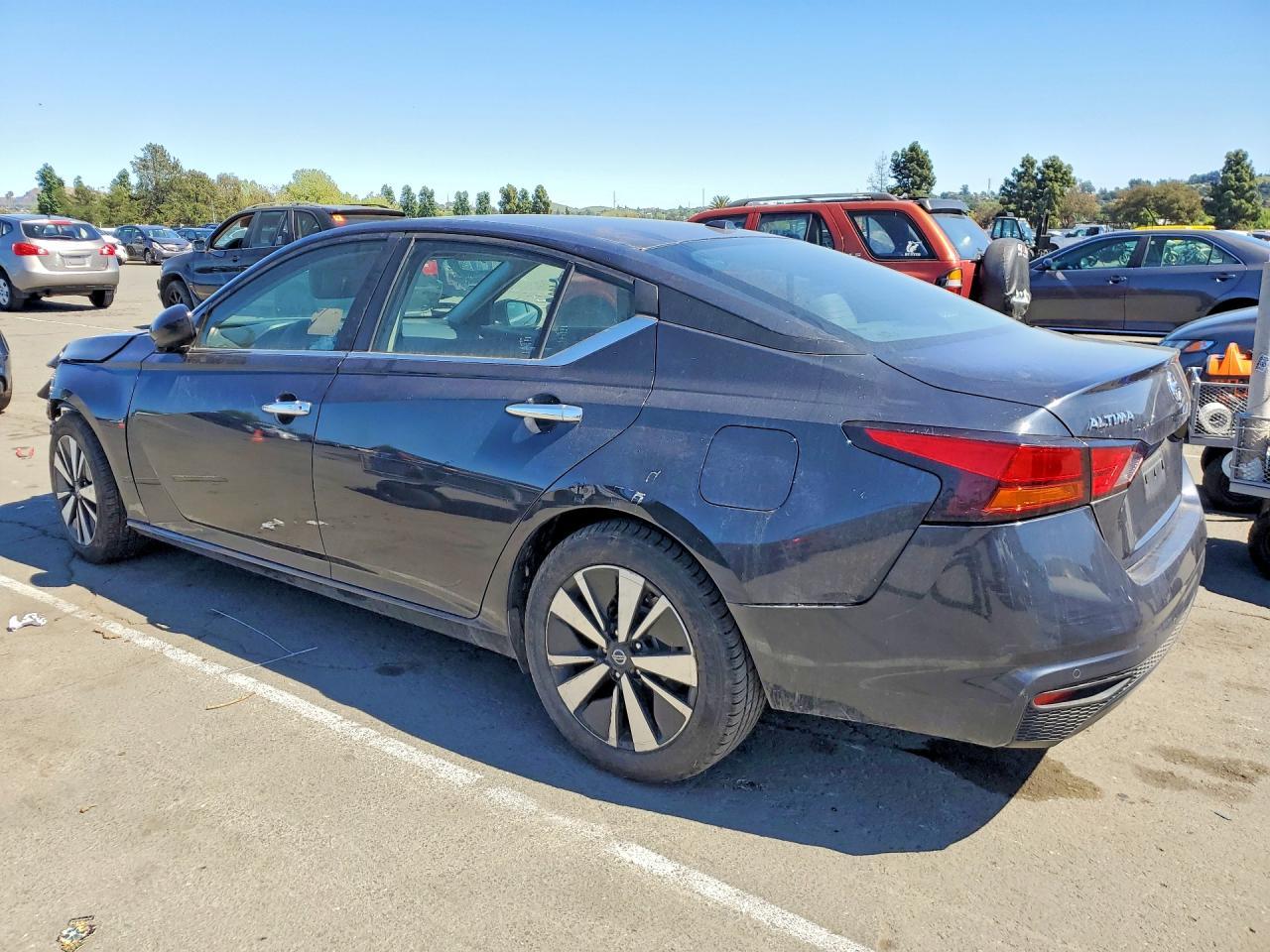 2022 Nissan Altima 2.5 Sv - Image 2