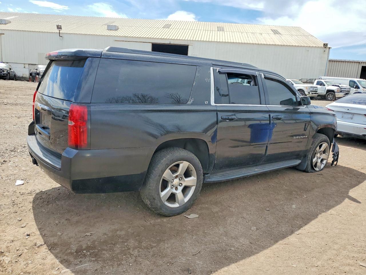 2017 Chevrolet Suburban K1500 Lt - Фото 3