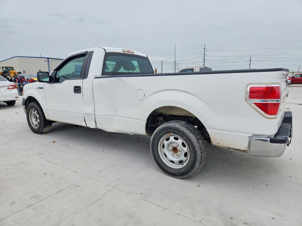 2013 Ford F150 - Фото 2
