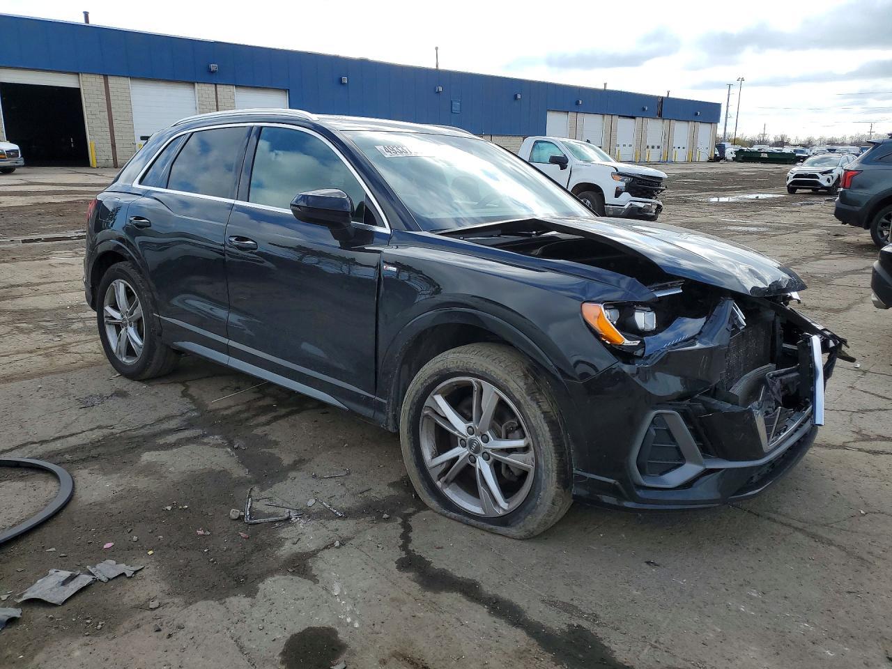 2021 Audi Q3 Premium S Line 45 - Фото 4