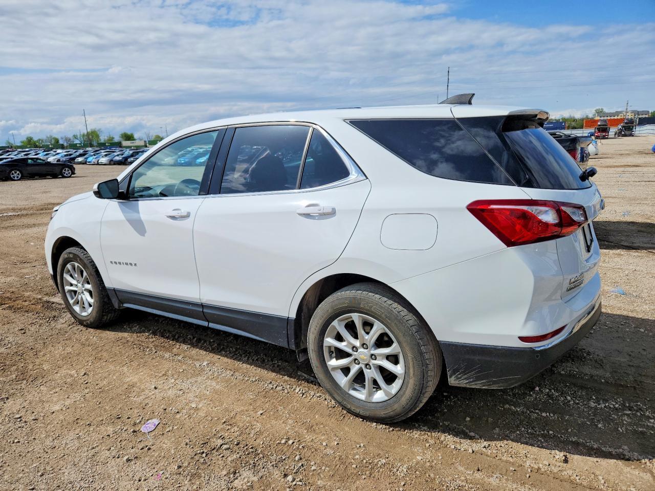 2019 Chevrolet Equinox Lt - Image 2