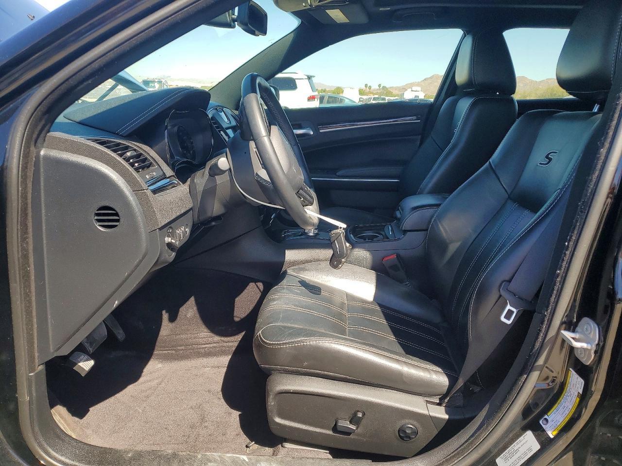 2017 Chrysler 300 S - Фото 7
