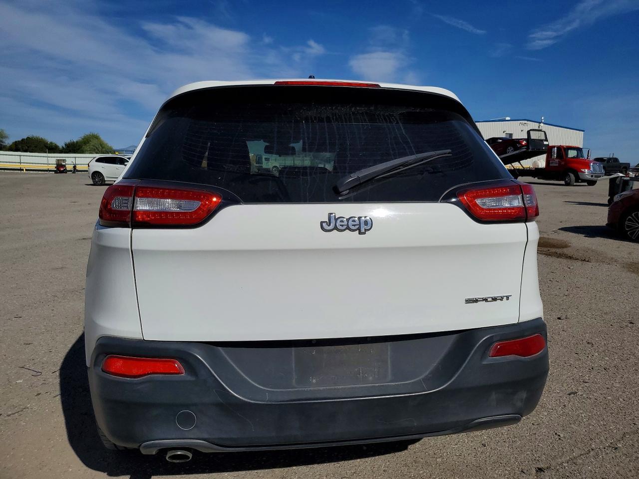 2016 Jeep Cherokee Sport - Image 6