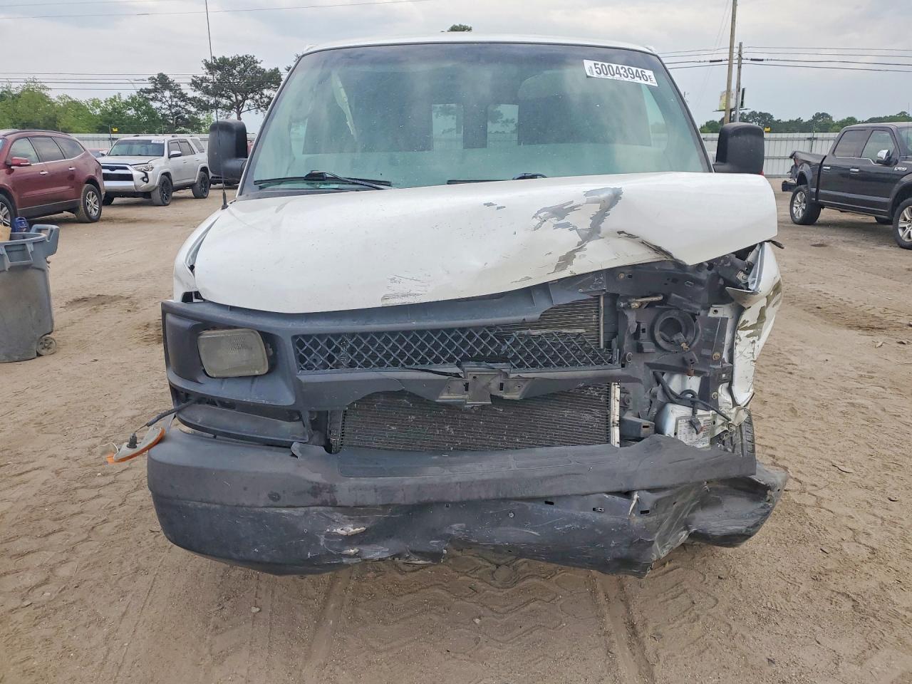2004 Chevrolet Express G1500 - Image 5
