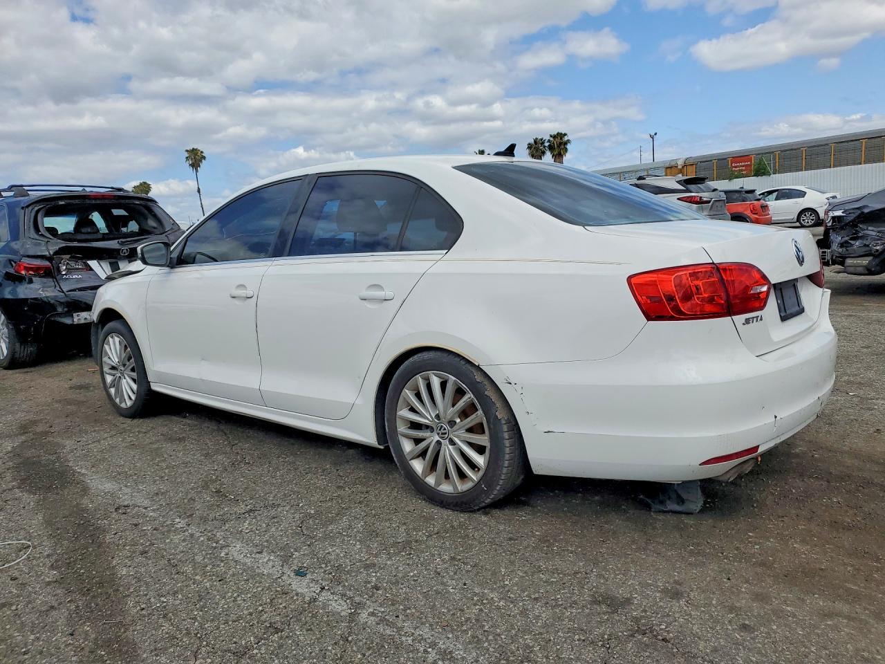 2011 Volkswagen Jetta Sel - Фото 2