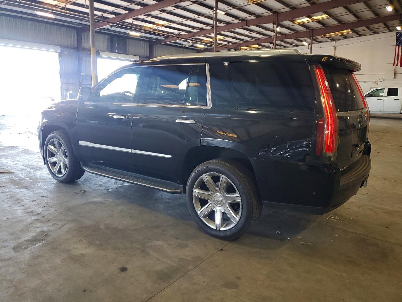 2018 Cadillac Escalade Luxury - Image 2