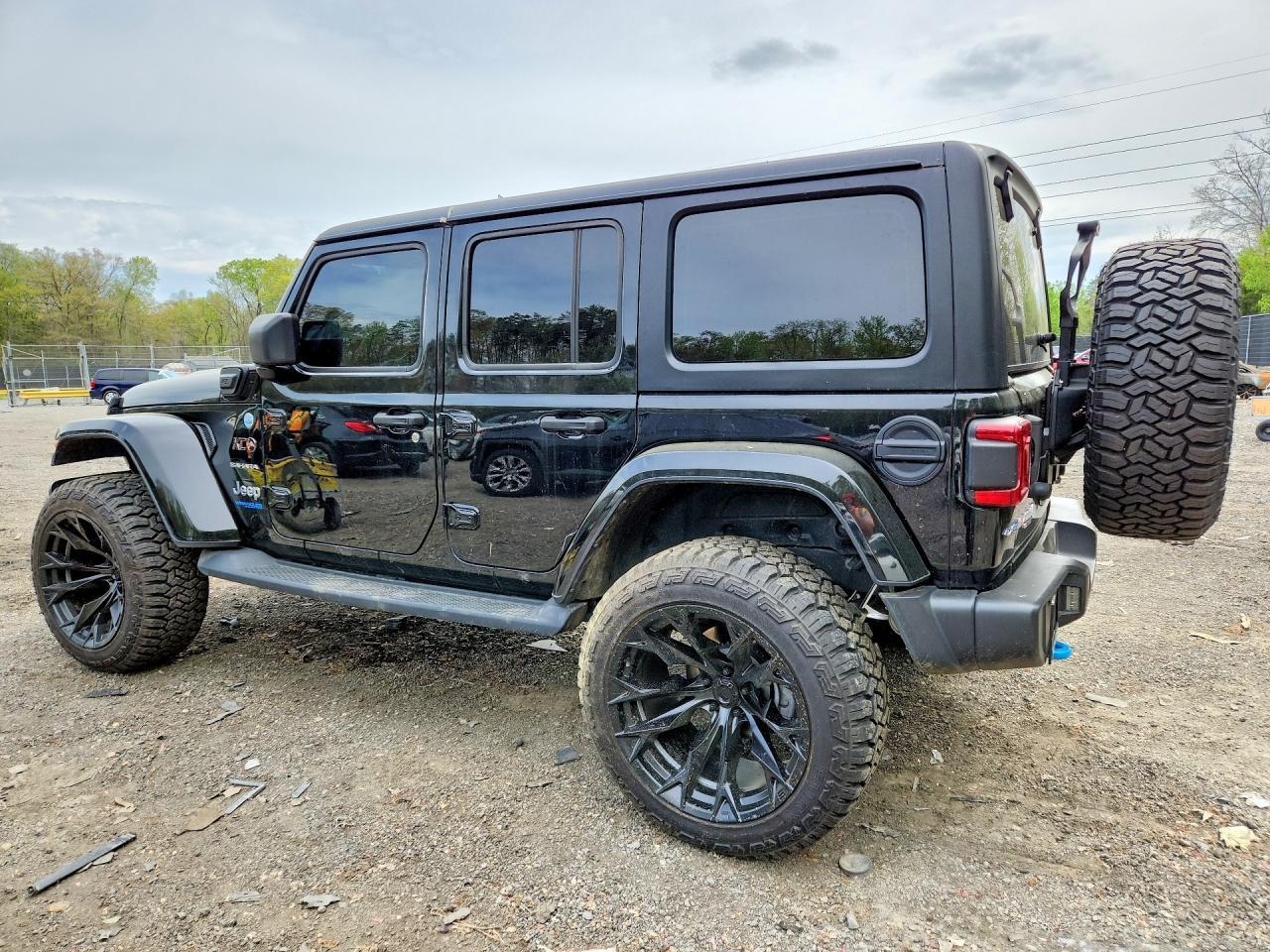 2022 Jeep Wrangler Unlimited Sahara 4Xe - Фото 2