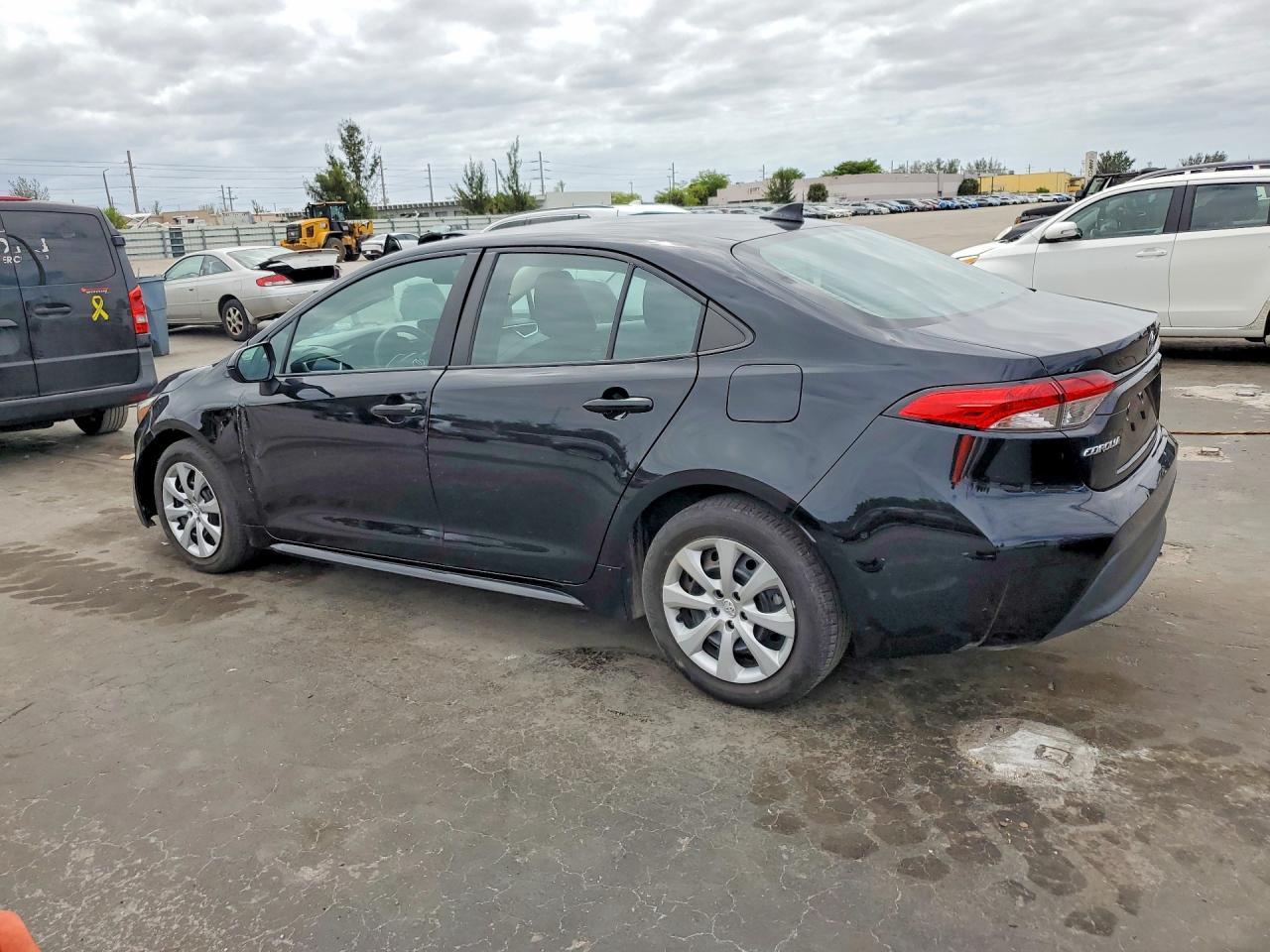 2023 Toyota Corolla Le - Image 2