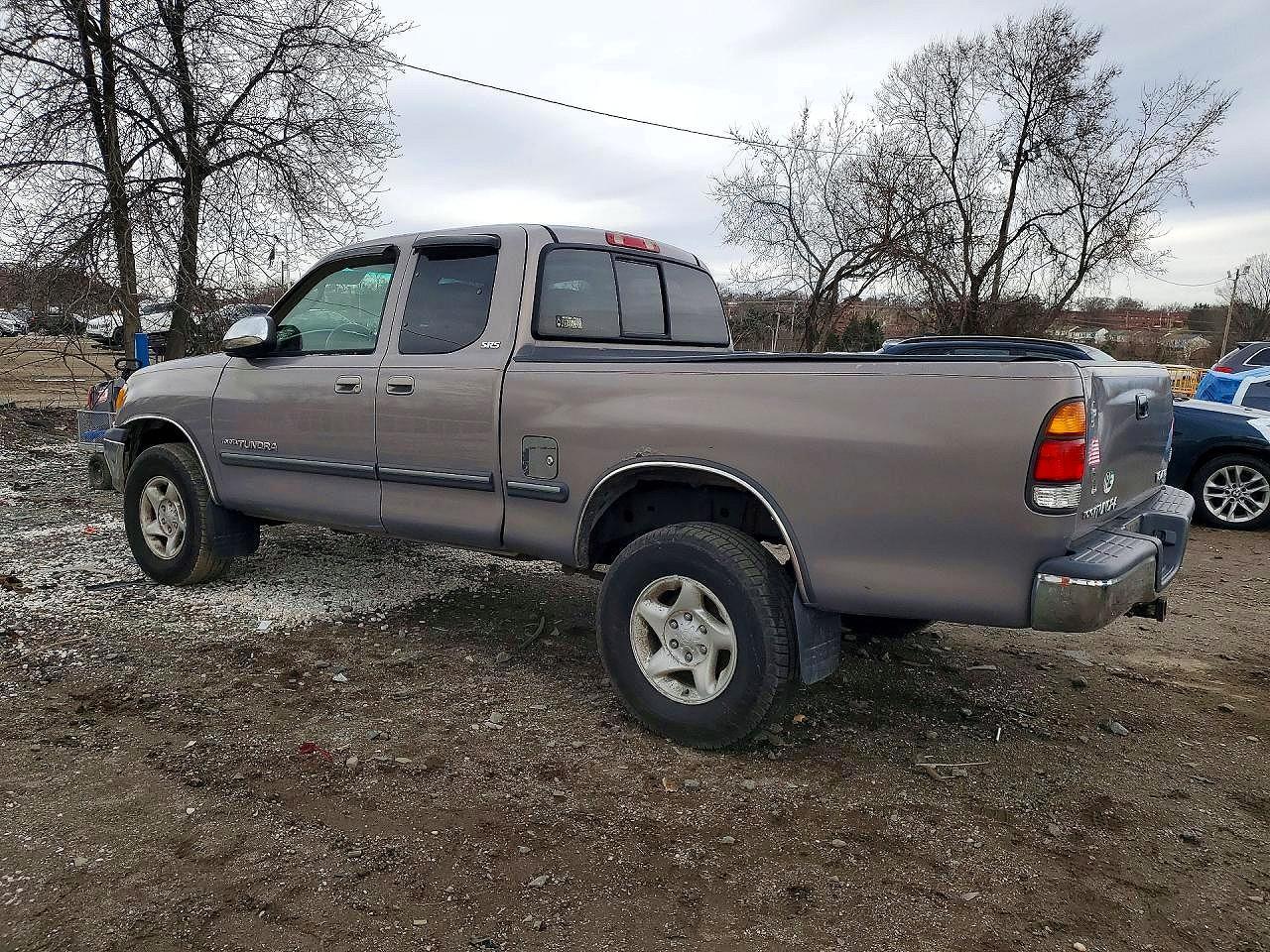 2000 Toyota Tundra Access Cab - Image 2