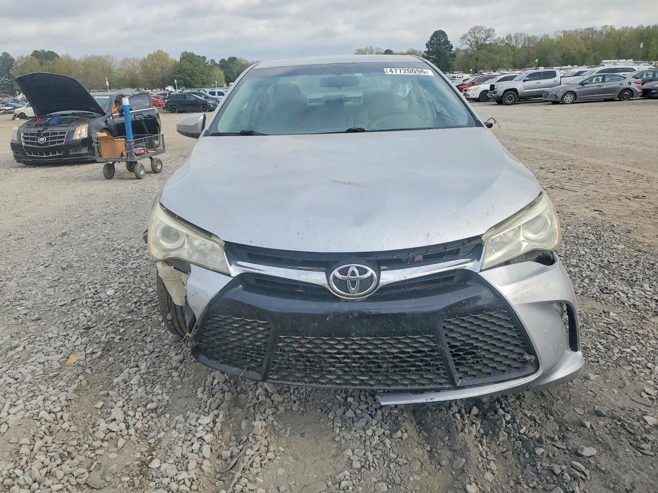 2015 Toyota Camry Le - Image 5