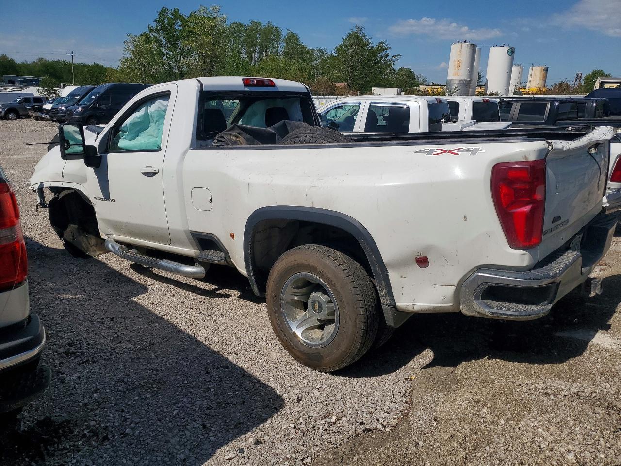 2020 Chevrolet Silverado K3500 Lt - Фото 2