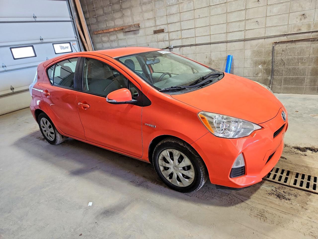 2014 Toyota Prius C Two - Image 4