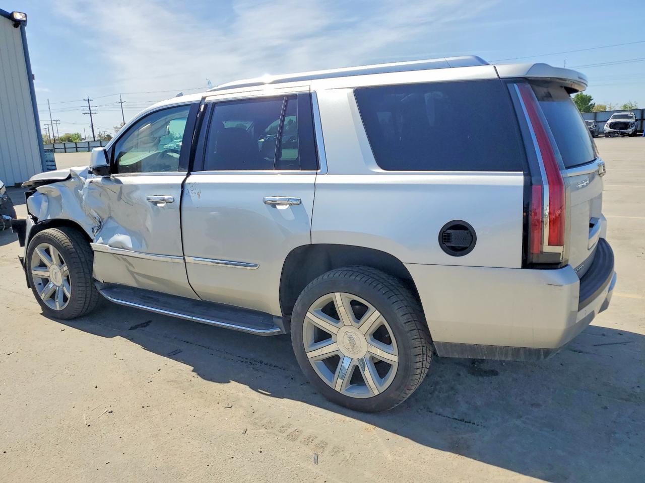 2016 Cadillac Escalade Luxury - Фото 2