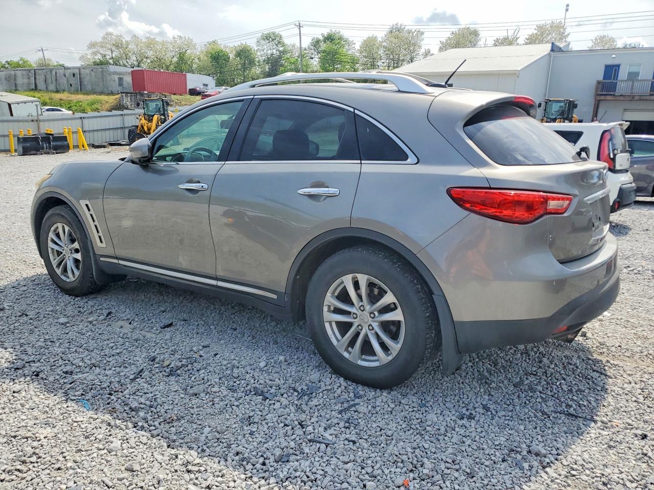 2010 Infiniti Fx35 Base - Фото 2