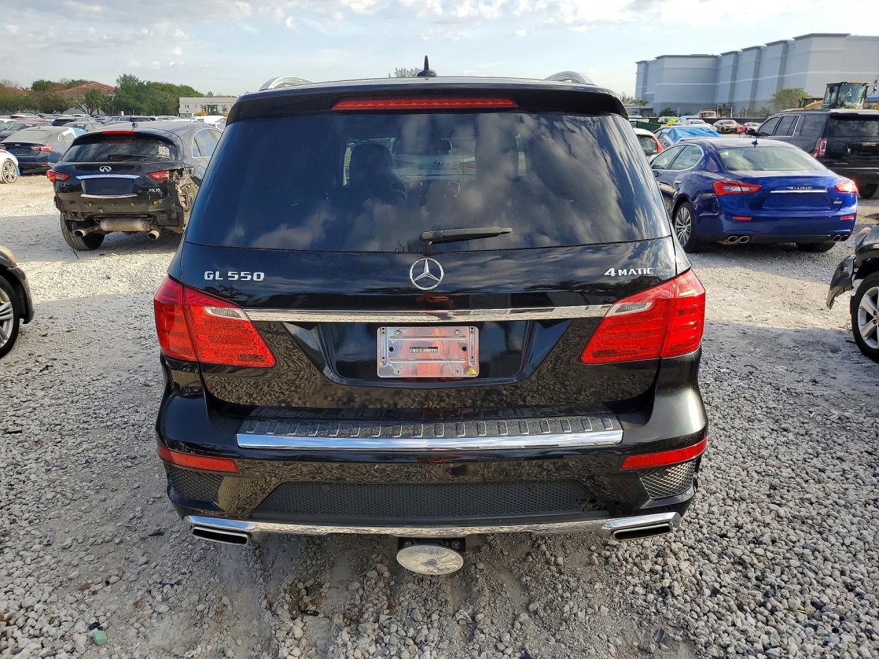 2015 Mercedes-Benz Gl 550 4Matic - Image 6