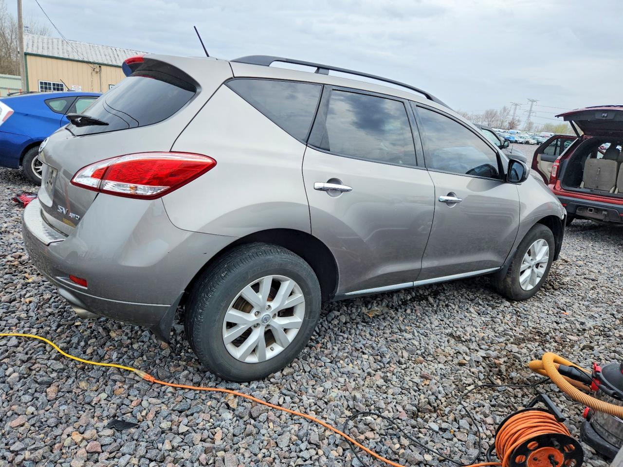 2011 Nissan Murano S - Фото 3
