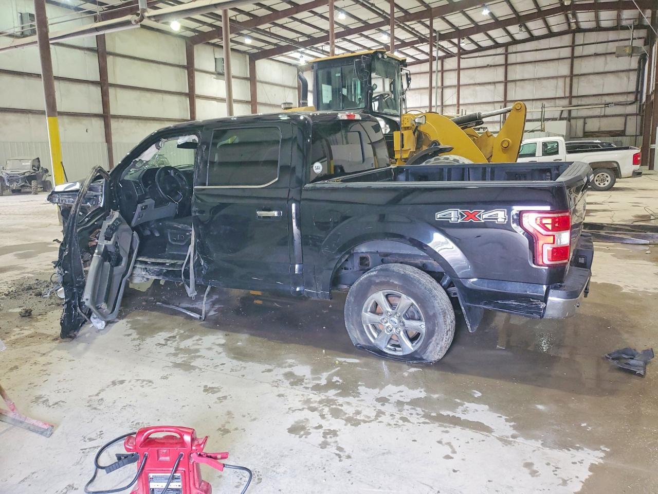 2018 Ford F150 Supercrew - Фото 2